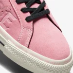 CONVERSE One Star Pro Low Kadın Pembe Sneaker ürününü fashadora.com.tr üzerinden güvenle satın alabilirsiniz.