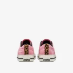 CONVERSE One Star Pro Low Kadın Pembe Sneaker ürününü fashadora.com.tr üzerinden güvenle satın alabilirsiniz.