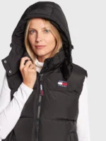 TOMMY JEANS Alaska Kadın Puffer Vest Yelek ürününü fashadora.com.tr üzerinden güvenle satın alabilirsiniz.